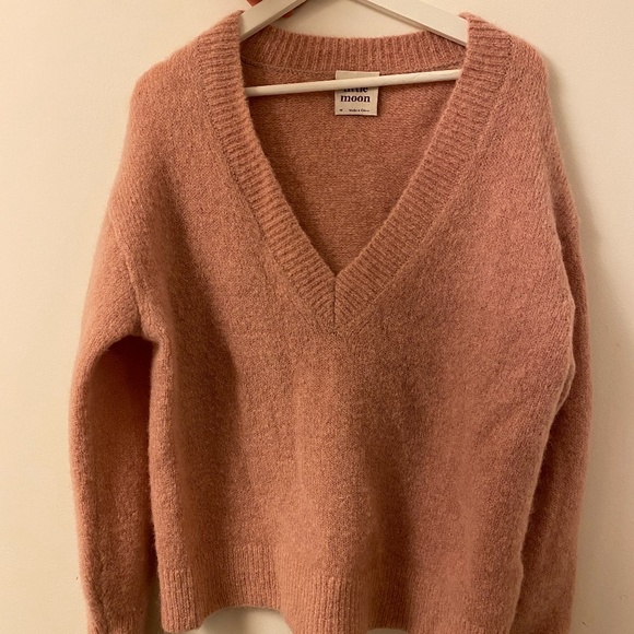pink color sweater - Picture 1 of 1